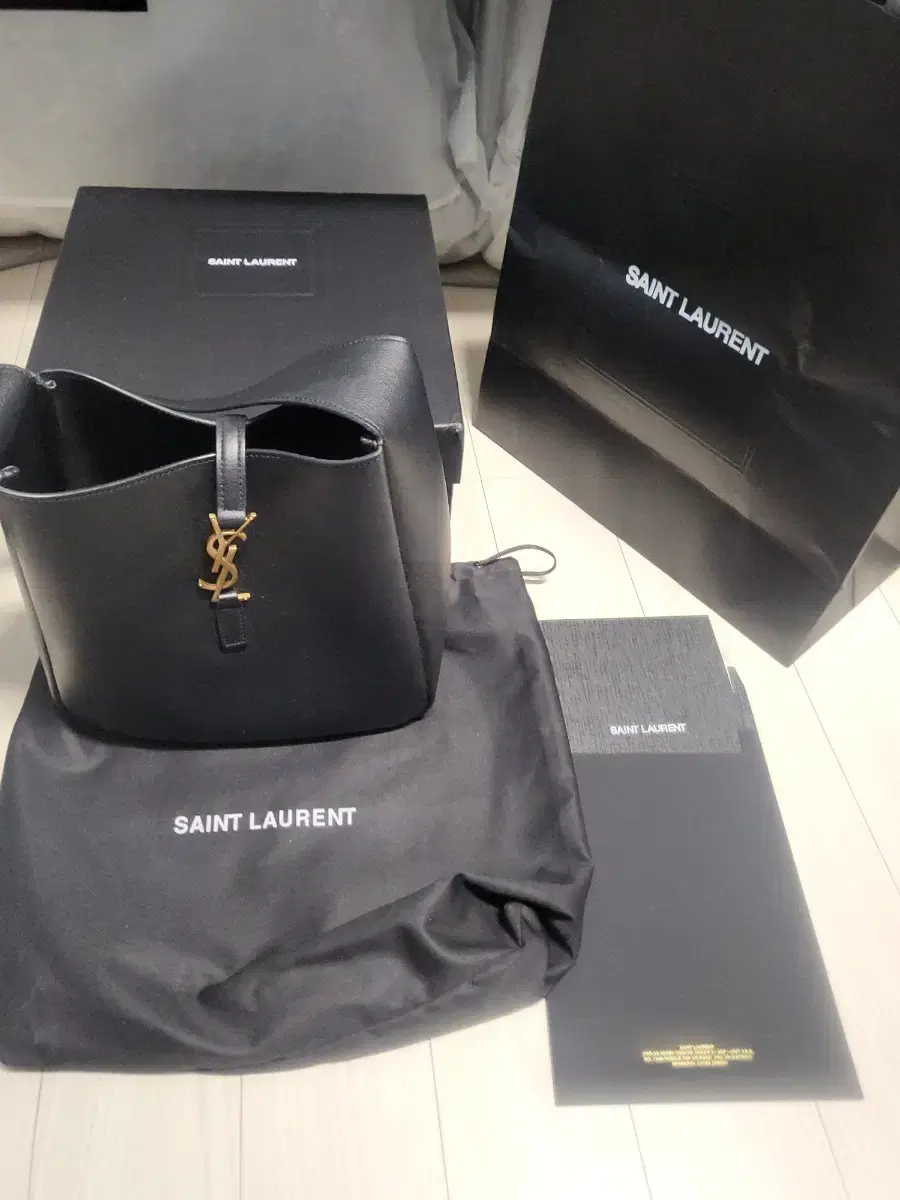 YSL 생로랑st 숄더백(m)